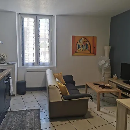 Joli Climatise Apartment